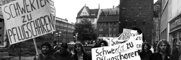 Demonstration der Jenaer Friedensgemeinschaft anlässlich des Pfingsttreffens der FDJ