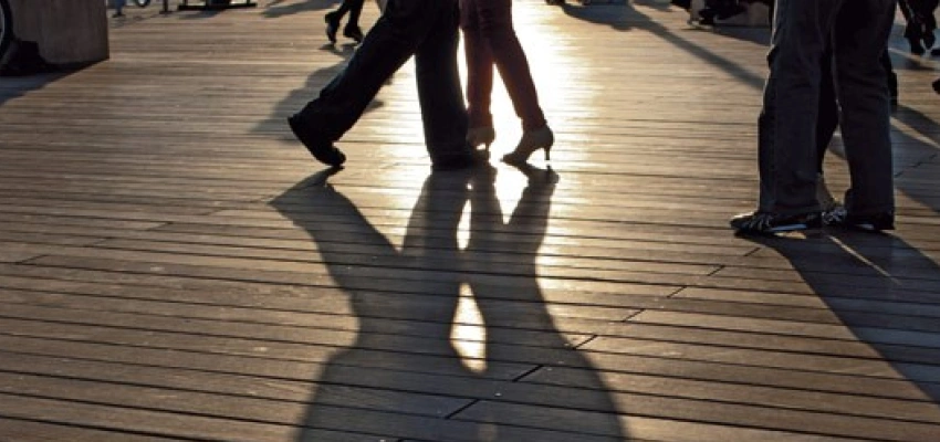 Beitragsbild zum Text: Schritt um Schritt von Daniela Mascher