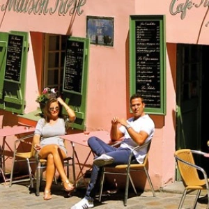 Ein französisches Straßencafé.