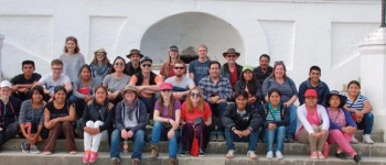 Beitragsbild zum Text: Begegnung vor fremder Kulisse von Nicolas Ortmüller