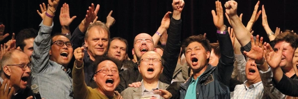 One Love. One Family. One Korea. Wir üben den Mauerfall. Bild von Ralf Knauthe und Südkoreanern.