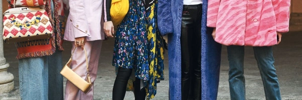 Verschiedene, ausgefallene Outfits