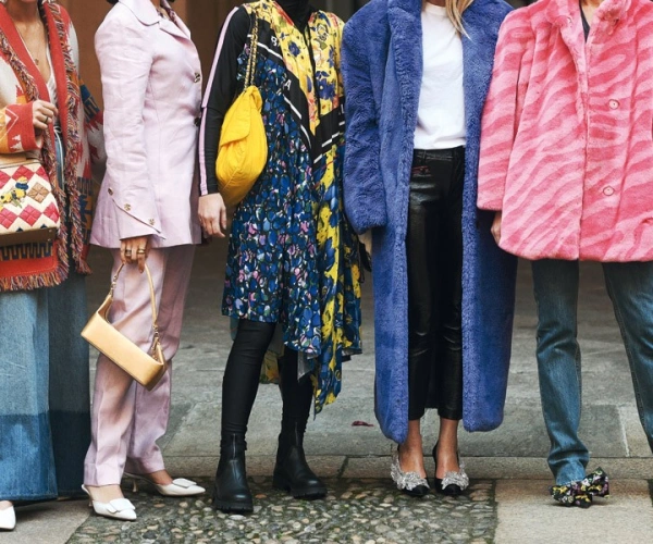 Verschiedene, ausgefallene Outfits