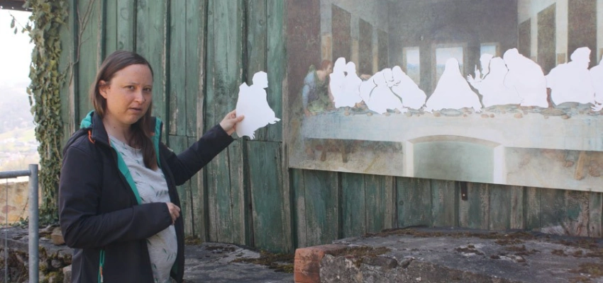 Tisch des Willkommens auf dem Erfahrungsfeld Schloss Reichenberg