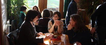 Belohnungszentrum im Gehirn. Gemeinschaft als Ort der Bindung und Heilung. Bild aus dem REZ.