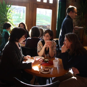 Belohnungszentrum im Gehirn. Gemeinschaft als Ort der Bindung und Heilung. Bild aus dem REZ.