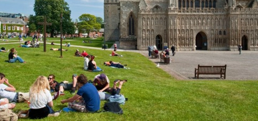 Beitragsbild zum Text: Das Grab ist leer - die Kirchen auch von Tomáš Halík