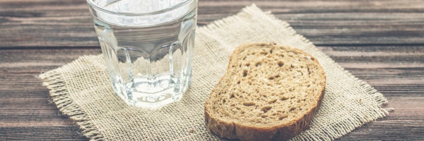 Freiwillig bei Wasser und Brot - Fasten macht satt