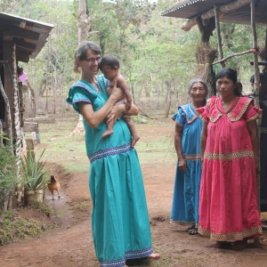 Hija del tigre. Tigerkinder kommen gestreift zur Welt. Bild von Gerlind Ammond-Schad in Costa-Rica.