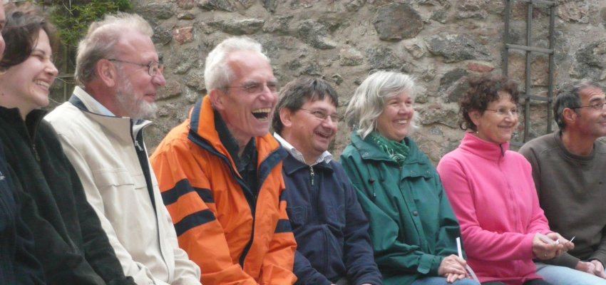 Kriselsteine. Auf holprigem Boden der Berufung folgen. Bild zum Artikel.