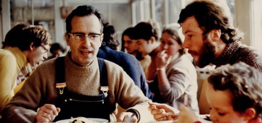 Horst-Klaus Hofmann am Esstisch