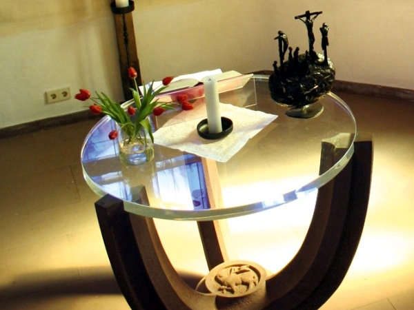 Altar in der Michaelskapelle auf Schloss Reichenberg, Reichelsheim