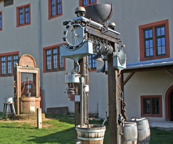 Beitragsbild zum Text: Wasser ist unser Lehrmeister - Brunnen sind unsere Schulen