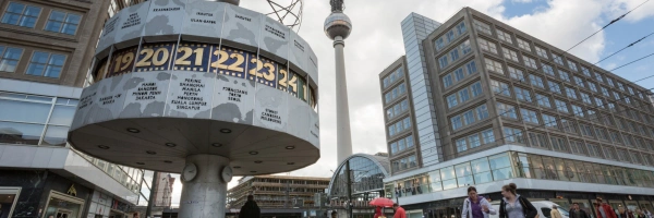 Wer regiert die Welt? Vom Mittagsgebet und dem Ermöglichen des Unmöglichen. Bild zum Artikel.