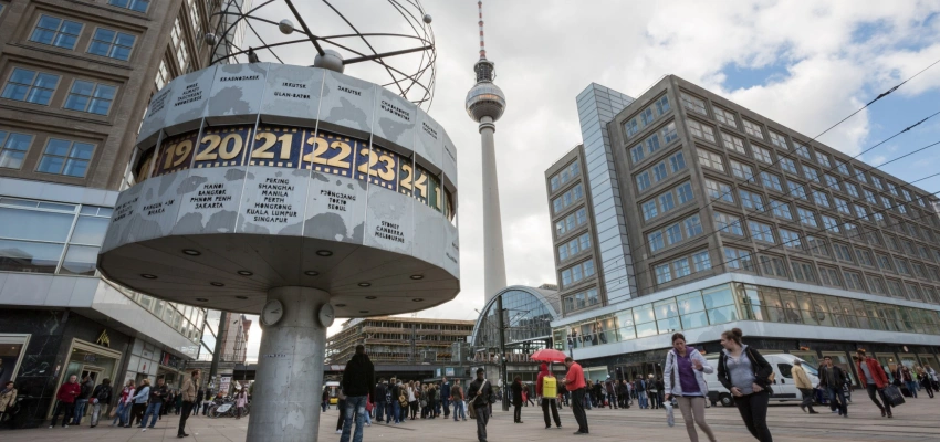 Wer regiert die Welt? Vom Mittagsgebet und dem Ermöglichen des Unmöglichen. Bild zum Artikel.