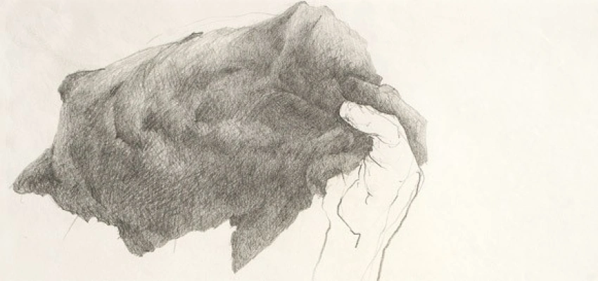 Schwarz-Weis Zeichnung mit einer Hand, welche ein dunkles Tuch.